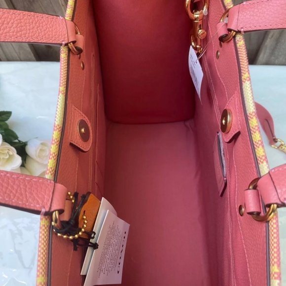 coach Dempsey Tote 40 With Garden Plaid Print And Coach Patch c8200 - Picture 5 of 15